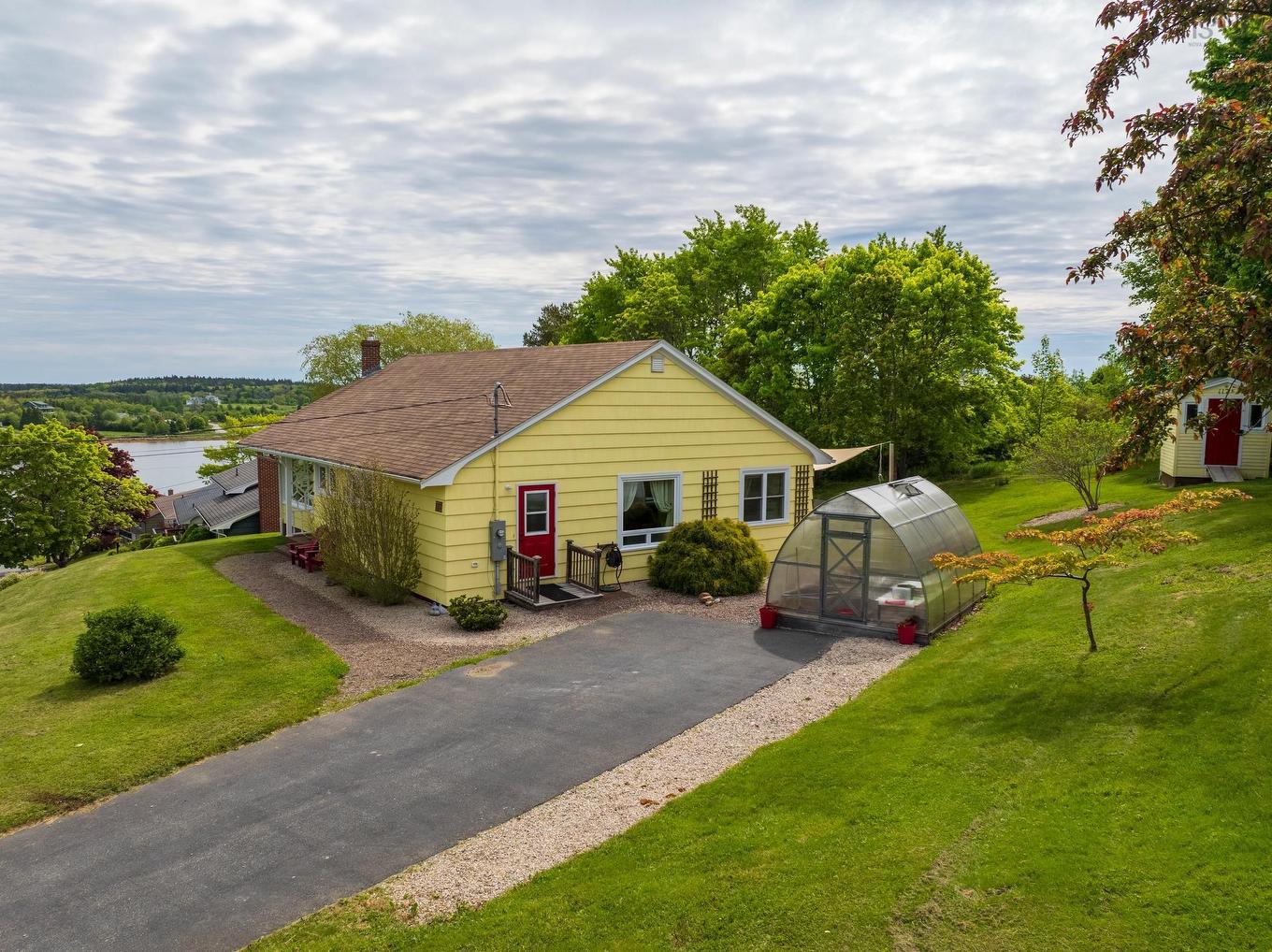 112 Hopson Street, Lunenburg, NS