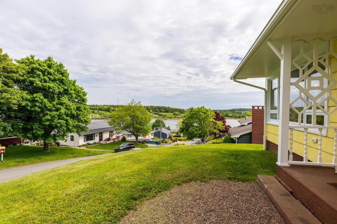112 Hopson Street, Lunenburg, NS