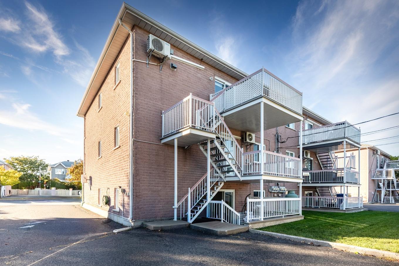 Face arrière - 1031 Boul. Brassard, Chambly, QC - Outdoor