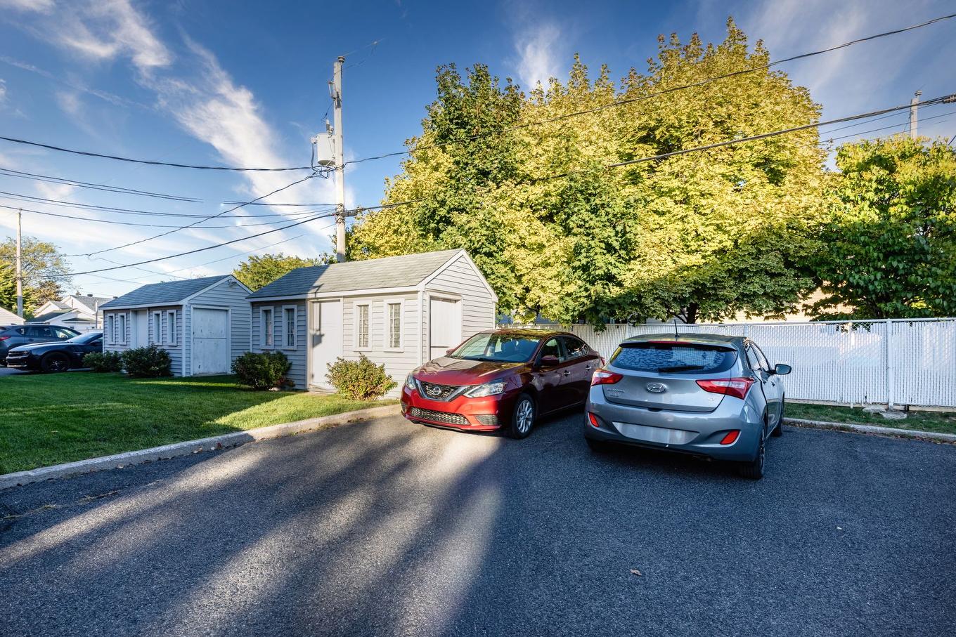 Stationnement - 1031 Boul. Brassard, Chambly, QC - Outdoor