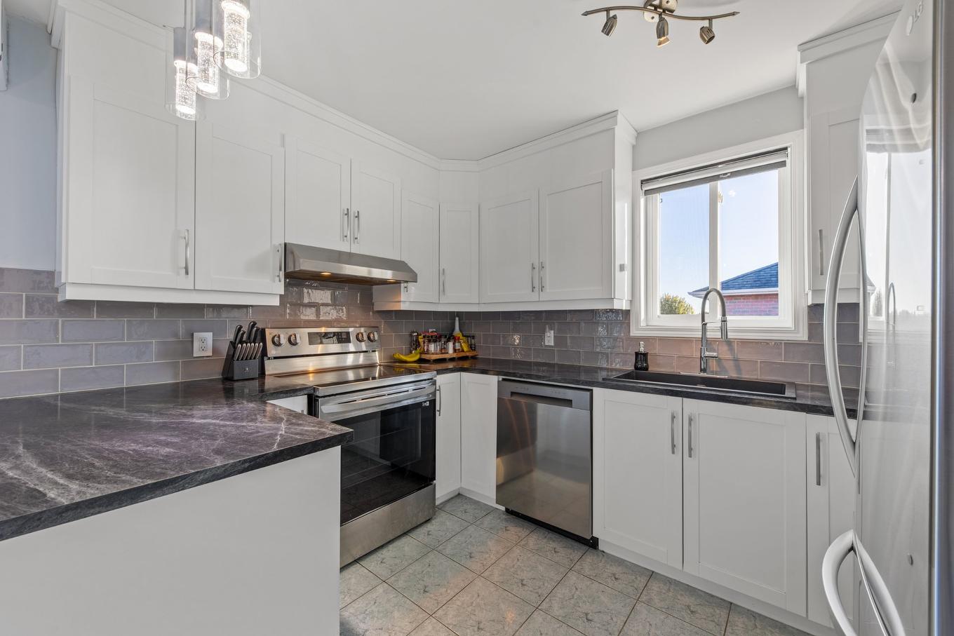 Cuisine - 1031 Boul. Brassard, Chambly, QC - Indoor Photo Showing Kitchen