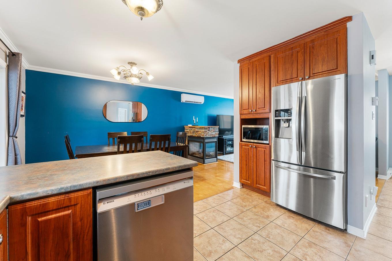 Cuisine - 135 Rue Des Citadins S., Farnham, QC - Indoor Photo Showing Kitchen