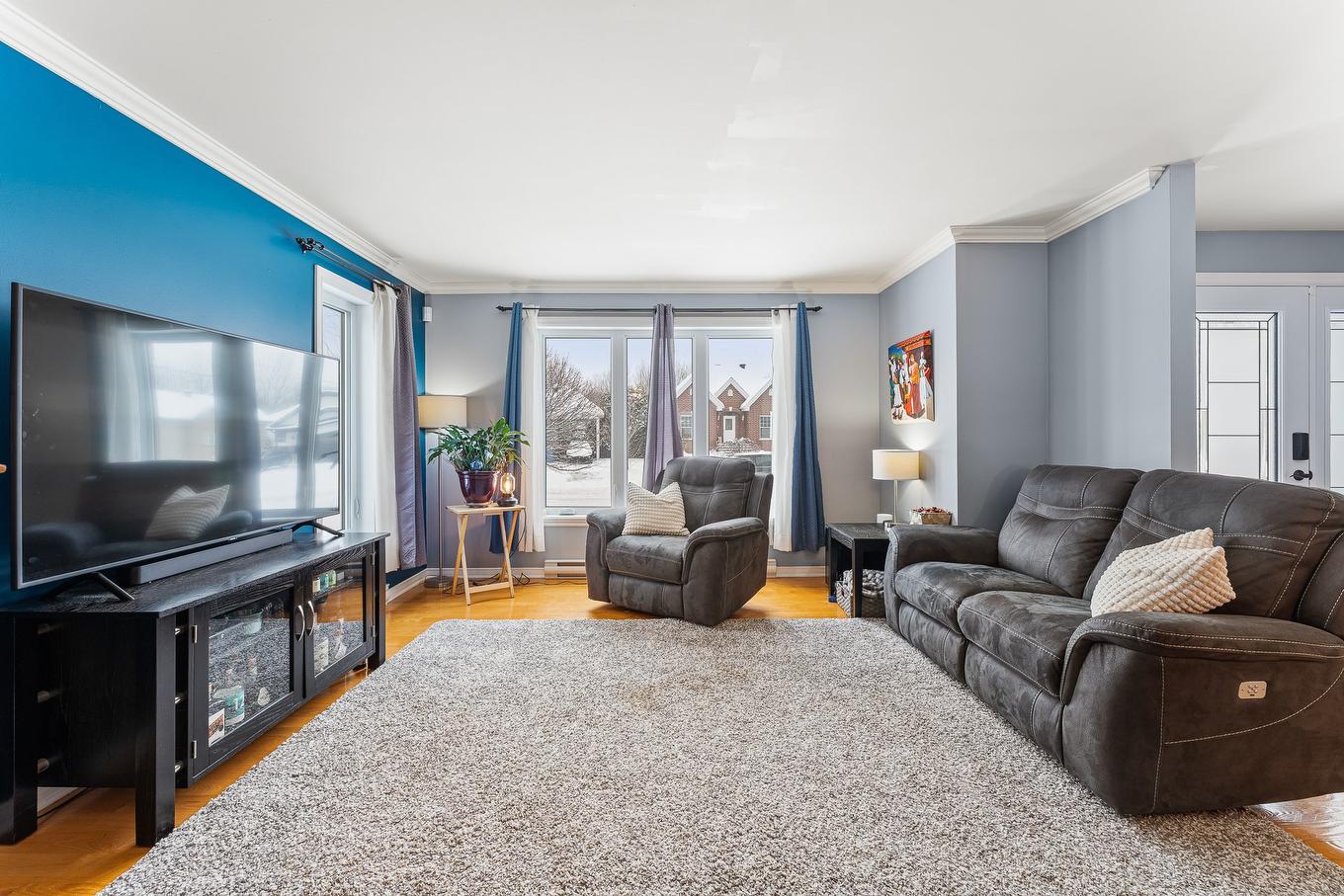 Salon - 135 Rue Des Citadins S., Farnham, QC - Indoor Photo Showing Living Room