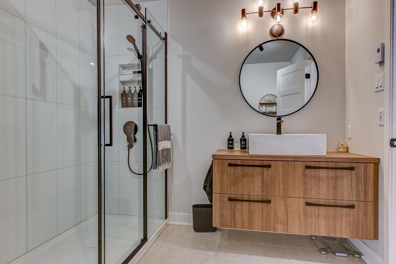 Bathroom - 63 12E Avenue, Saint-Hippolyte, QC - Indoor Photo Showing Bathroom
