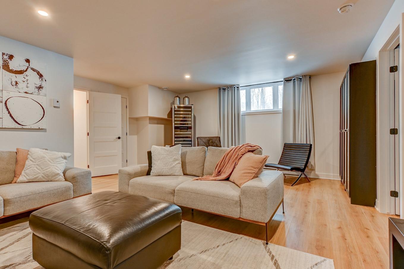 Family room - 63 12E Avenue, Saint-Hippolyte, QC - Indoor Photo Showing Living Room