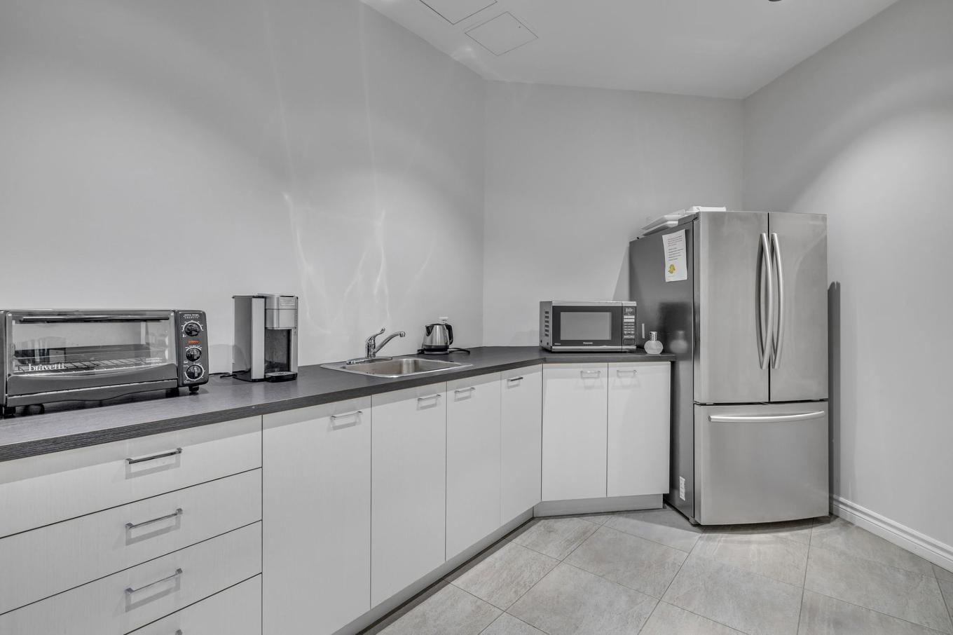 Common room - 205-5692 Rue St-Louis, Lévis (Desjardins), QC - Indoor Photo Showing Kitchen