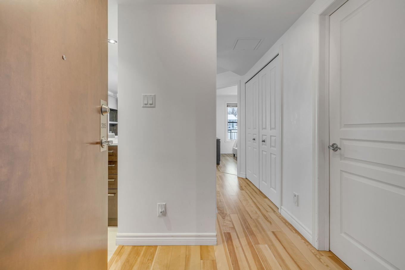 Hall - 205-5692 Rue St-Louis, Lévis (Desjardins), QC - Indoor Photo Showing Other Room