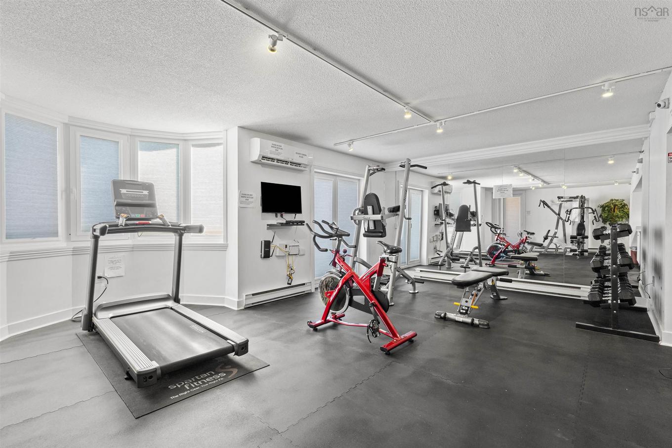 123 45 Vimy Avenue, Halifax, NS