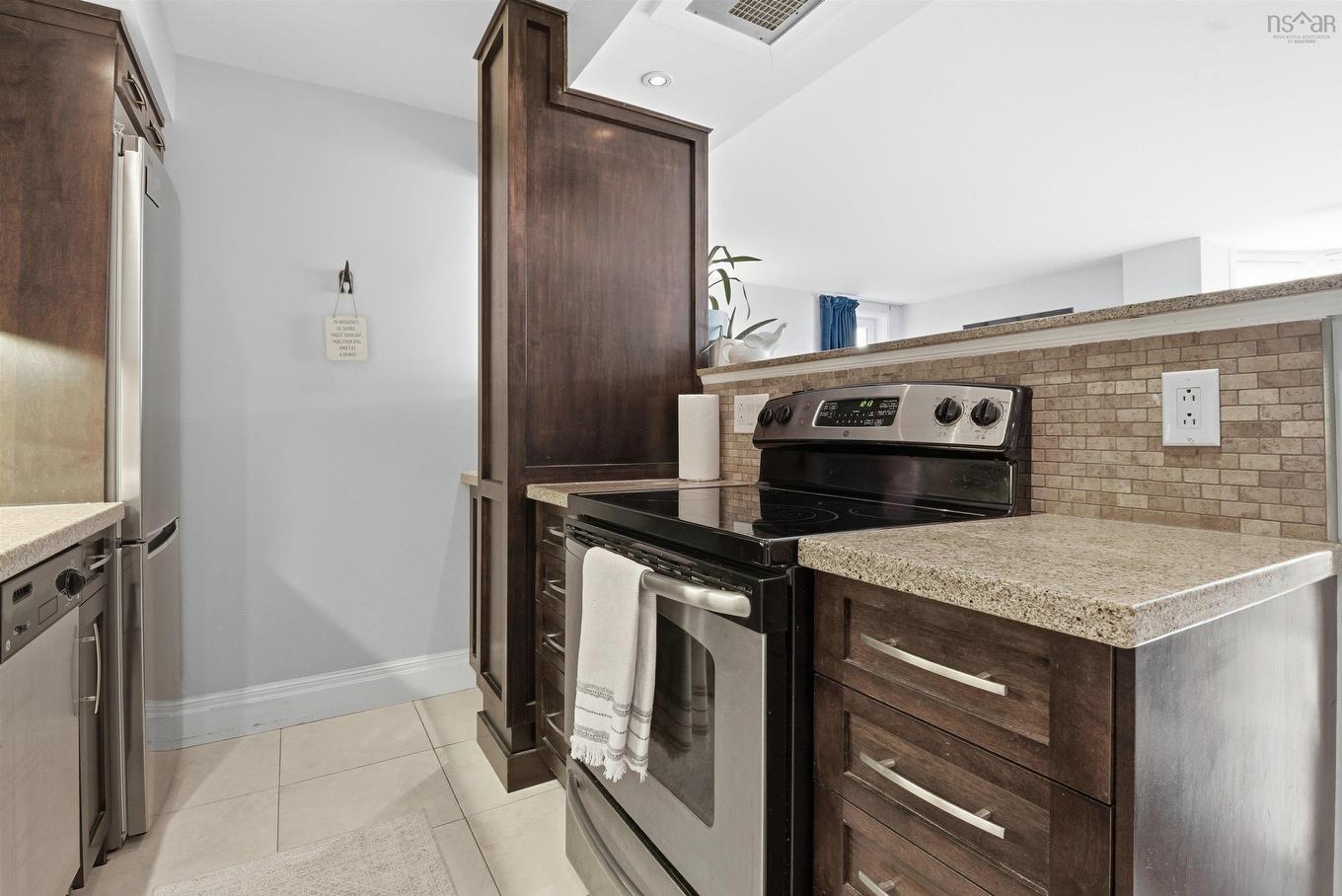 123 45 Vimy Avenue, Halifax, NS