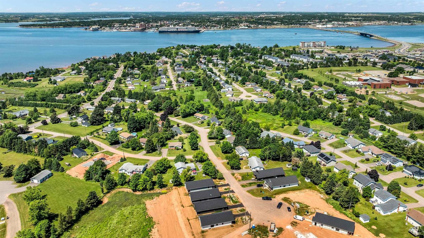 32 Reddin Heights, Stratford, PE