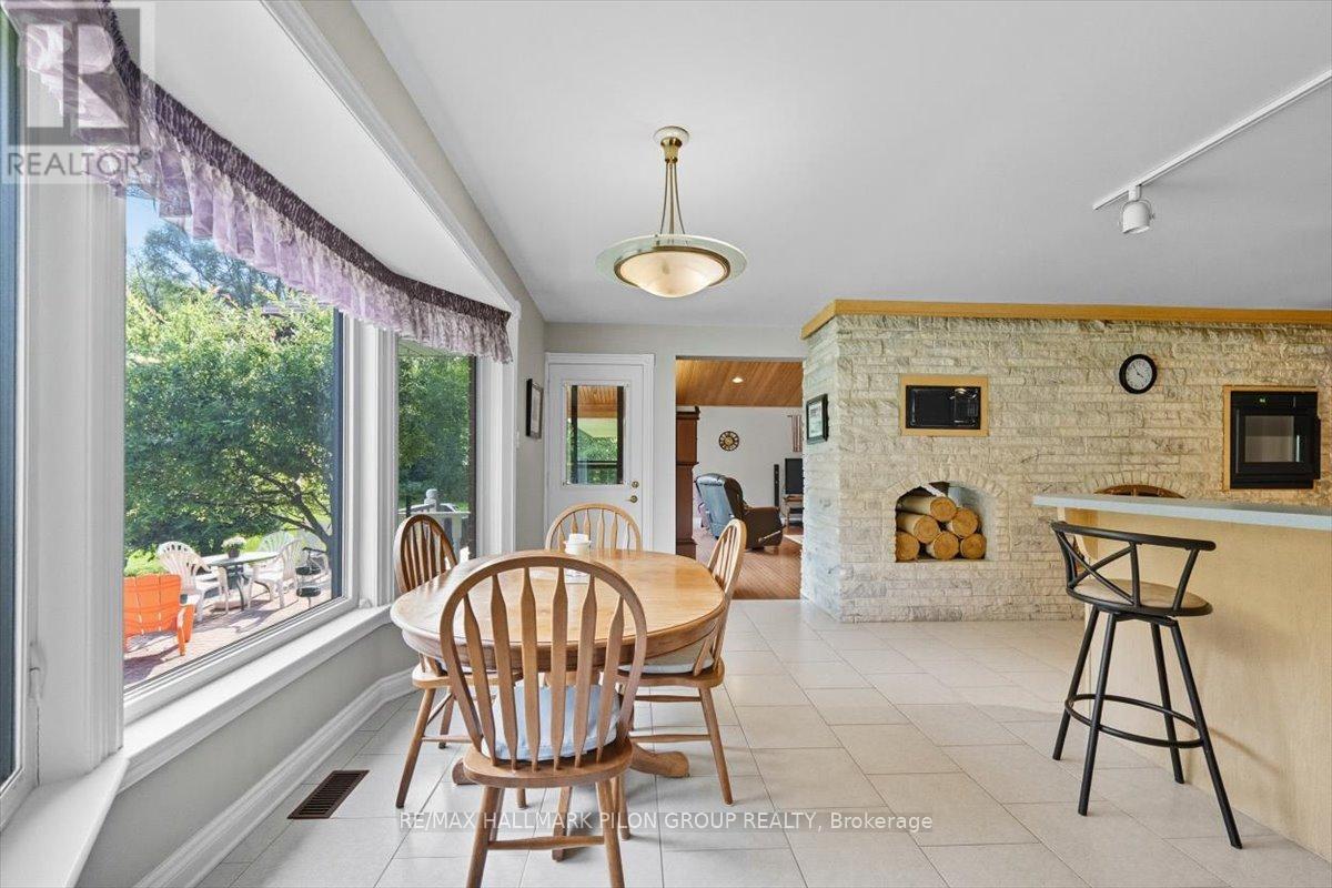 1717 Lakeshore Drive, Ottawa, ON - Indoor Photo Showing Other Room