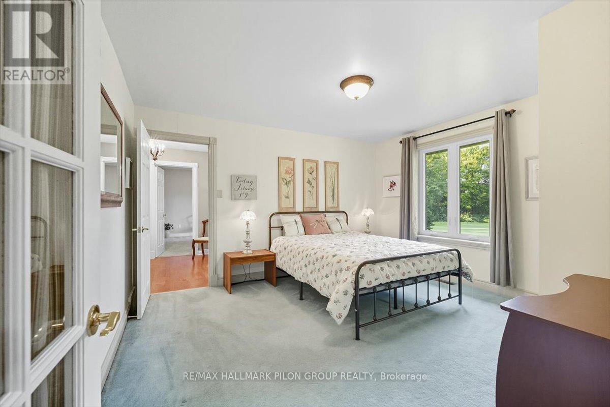 1717 Lakeshore Drive, Ottawa, ON - Indoor Photo Showing Bedroom
