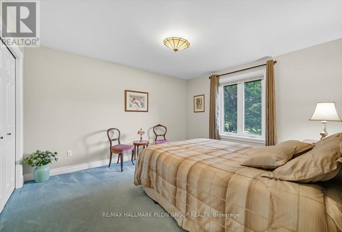 1717 Lakeshore Drive, Ottawa, ON - Indoor Photo Showing Bedroom