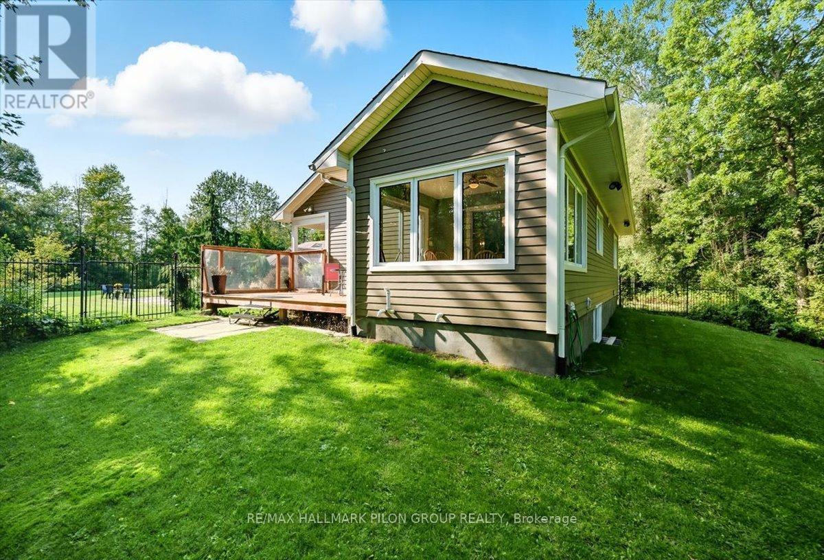 1717 Lakeshore Drive, Ottawa, ON - Outdoor