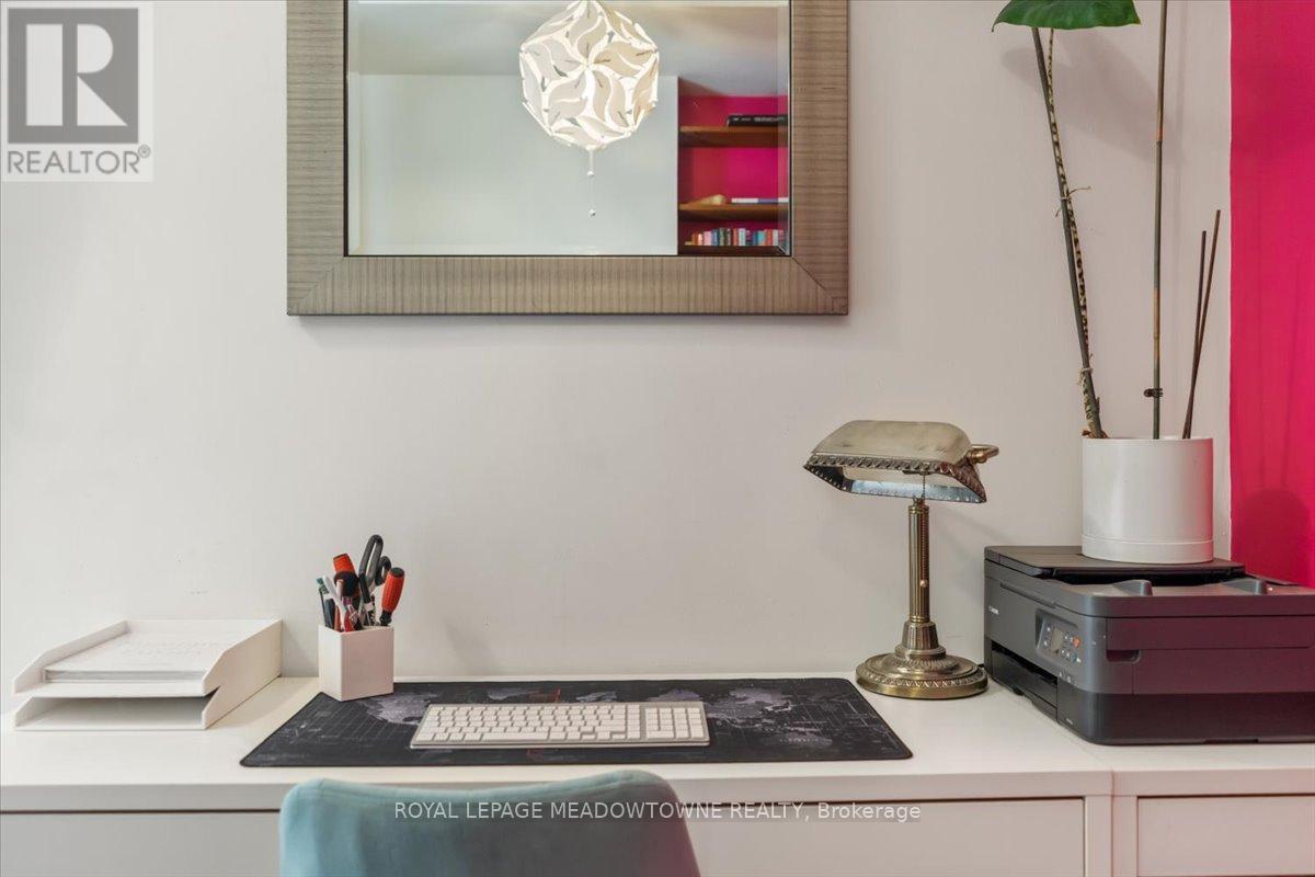 914 - 220 Burnhamthorpe Road W, Mississauga, ON -