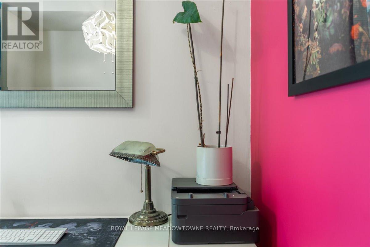 914 - 220 Burnhamthorpe Road W, Mississauga, ON - Indoor Photo Showing Other Room