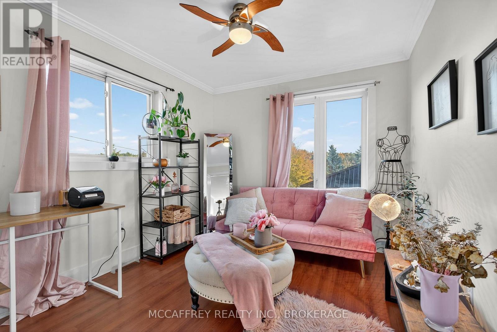45 Huron Street, Greater Napanee (Greater Napanee), ON - Indoor Photo Showing Living Room