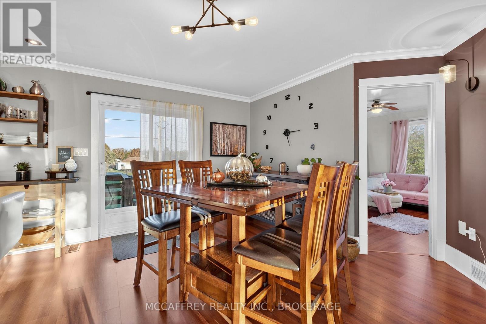 45 Huron Street, Greater Napanee (Greater Napanee), ON - Indoor Photo Showing Dining Room