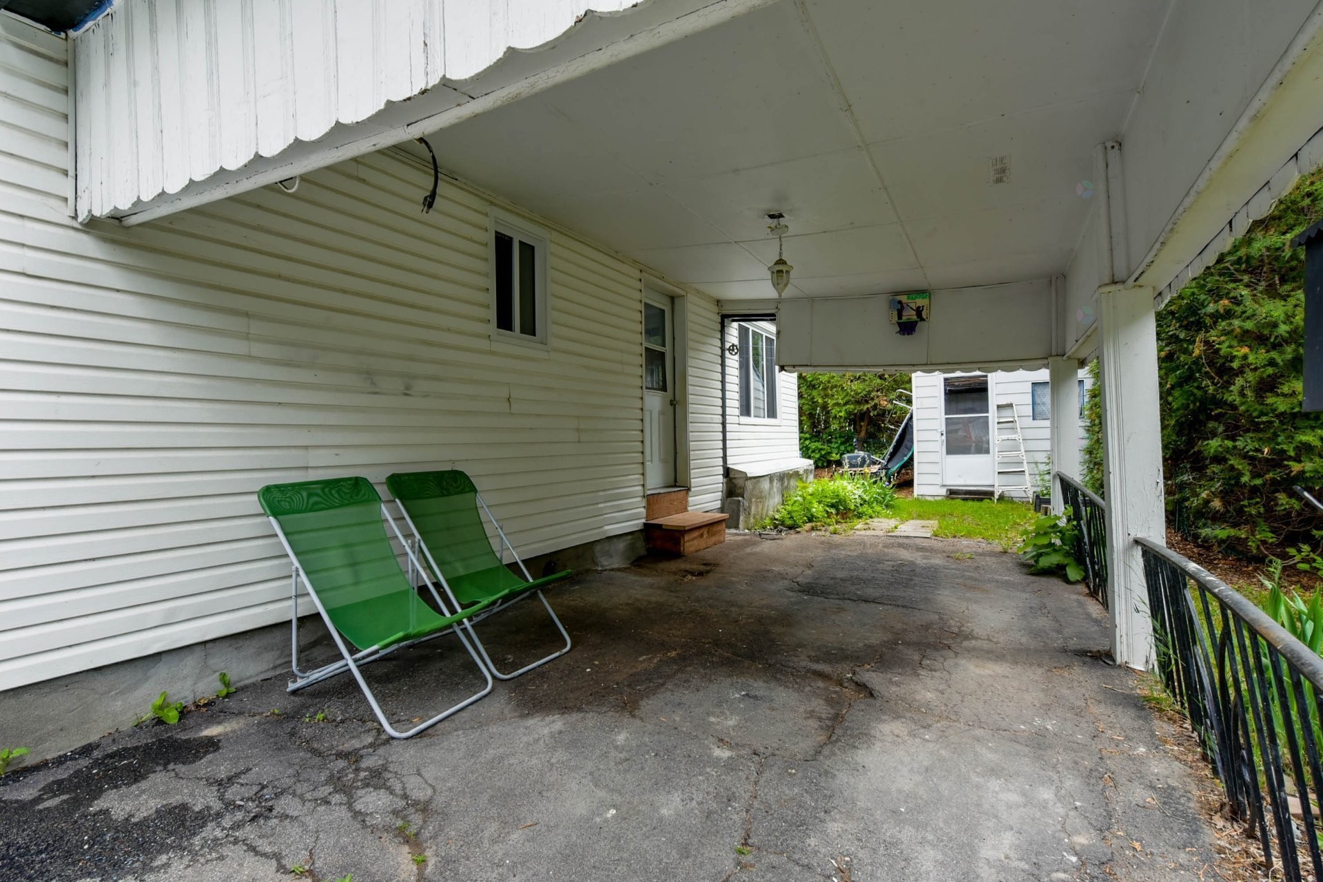 Parking - 4299 1Re Avenue, Laval (Laval-Ouest), QC - Outdoor With Exterior