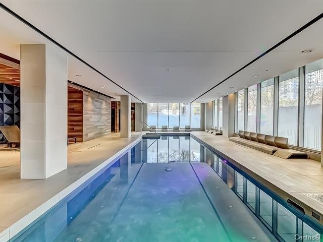 Pool - 1505-738 Rue St-Paul O., Montréal (Ville-Marie), QC - Indoor Photo Showing Other Room With In Ground Pool