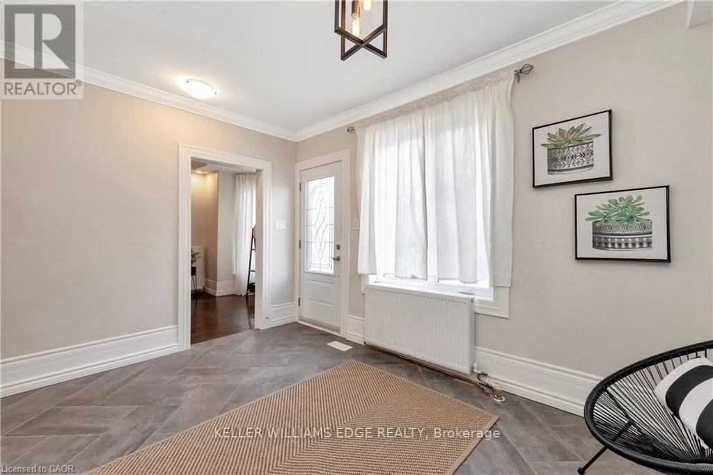 232 Bay Street N, Hamilton, ON - Indoor Photo Showing Other Room