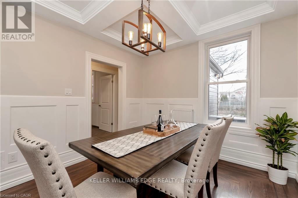 232 Bay Street N, Hamilton, ON - Indoor Photo Showing Dining Room