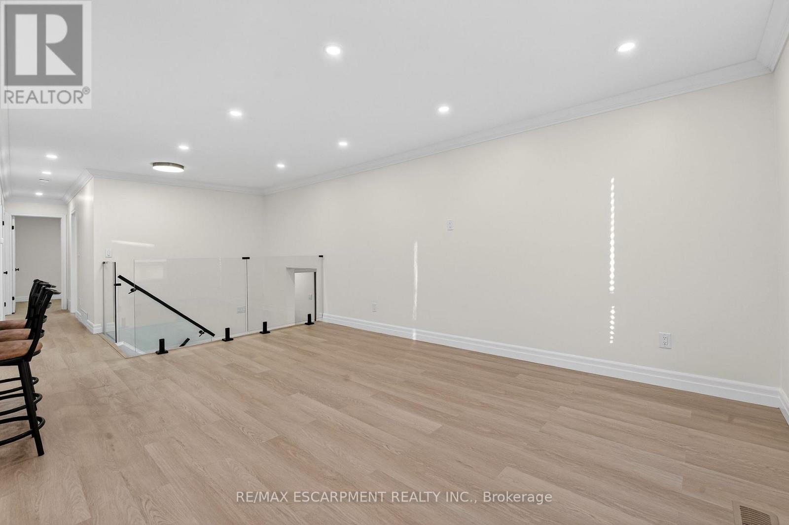 646 Cumberland Avenue, Burlington, ON - Indoor Photo Showing Other Room