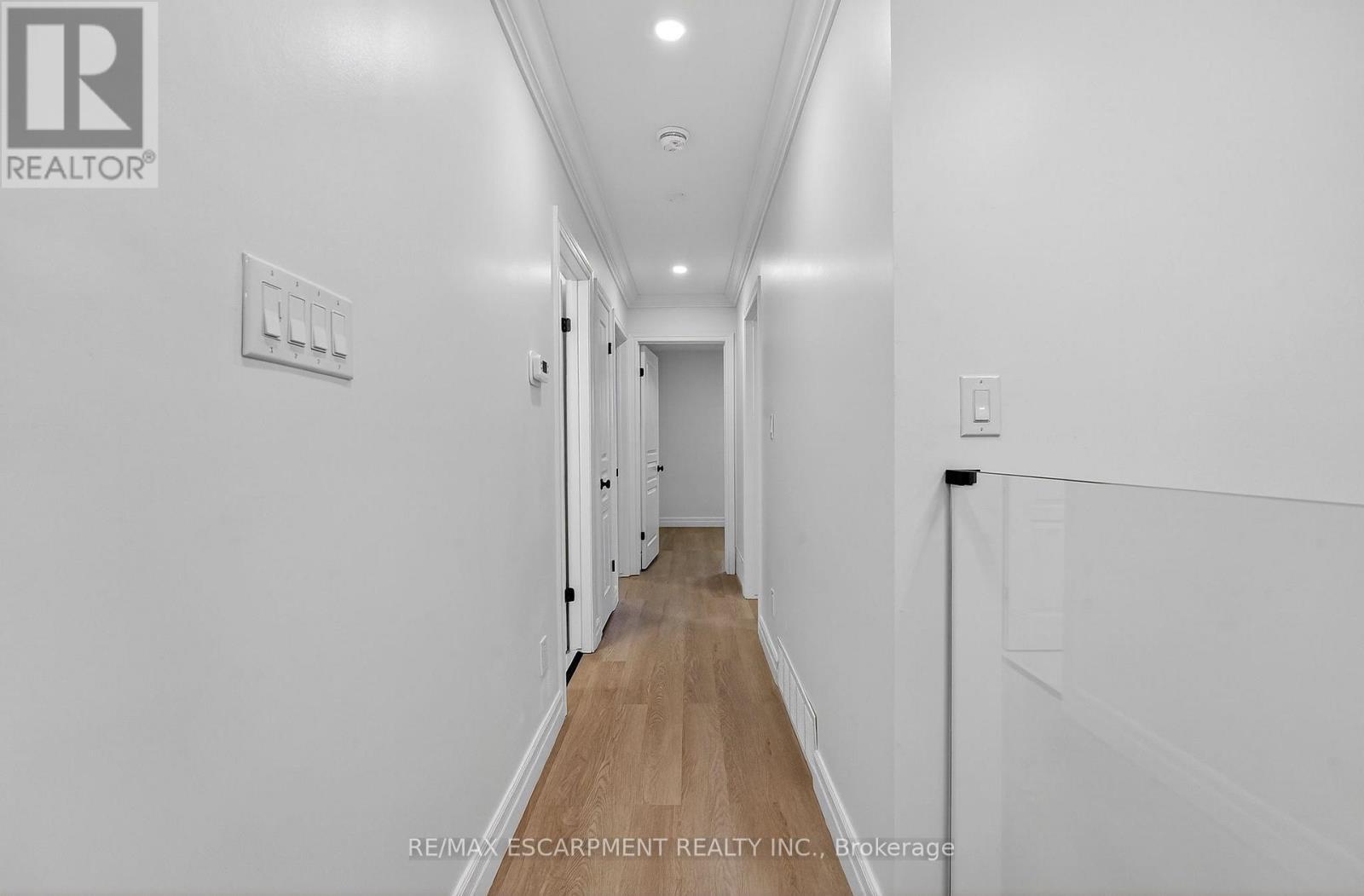 646 Cumberland Avenue, Burlington, ON - Indoor Photo Showing Other Room