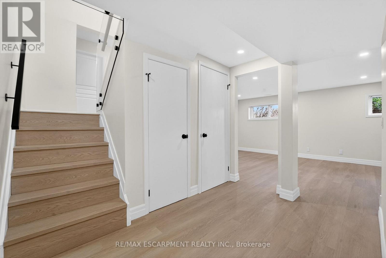 646 Cumberland Avenue, Burlington, ON - Indoor Photo Showing Other Room