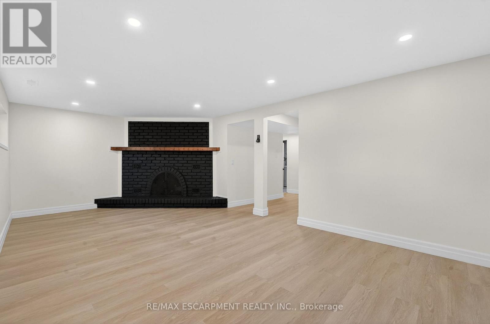 646 Cumberland Avenue, Burlington, ON - Indoor