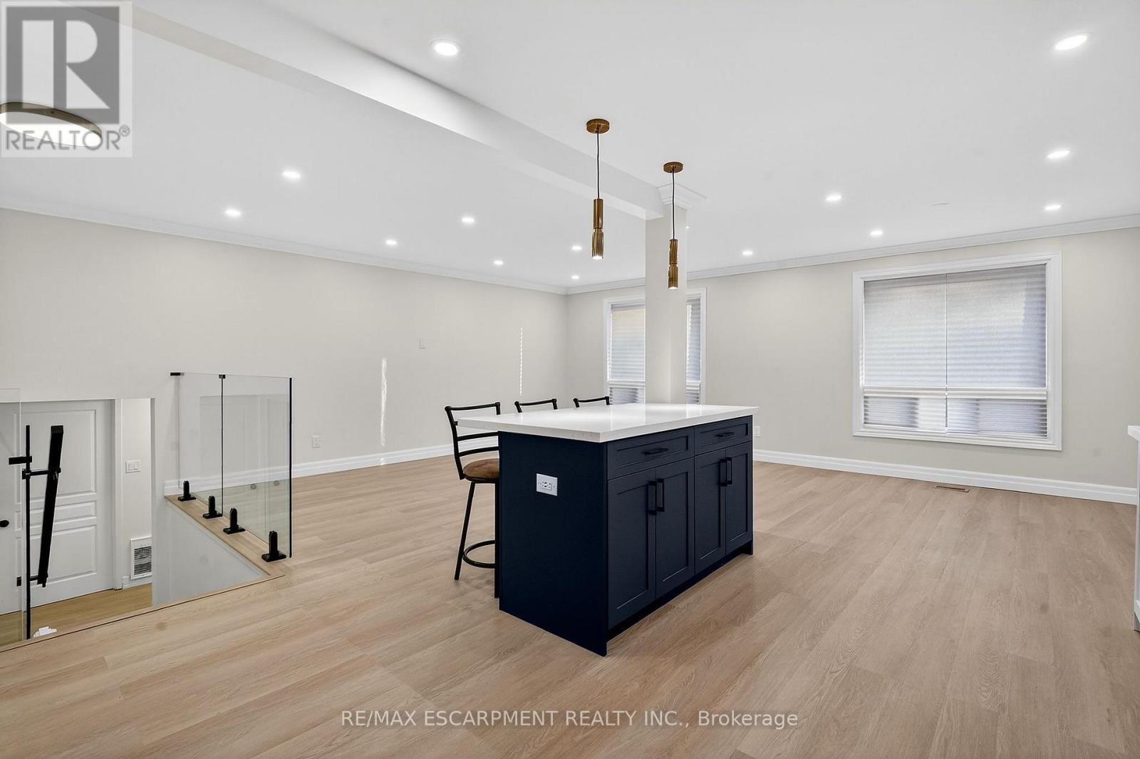 646 Cumberland Avenue, Burlington, ON - Indoor Photo Showing Kitchen
