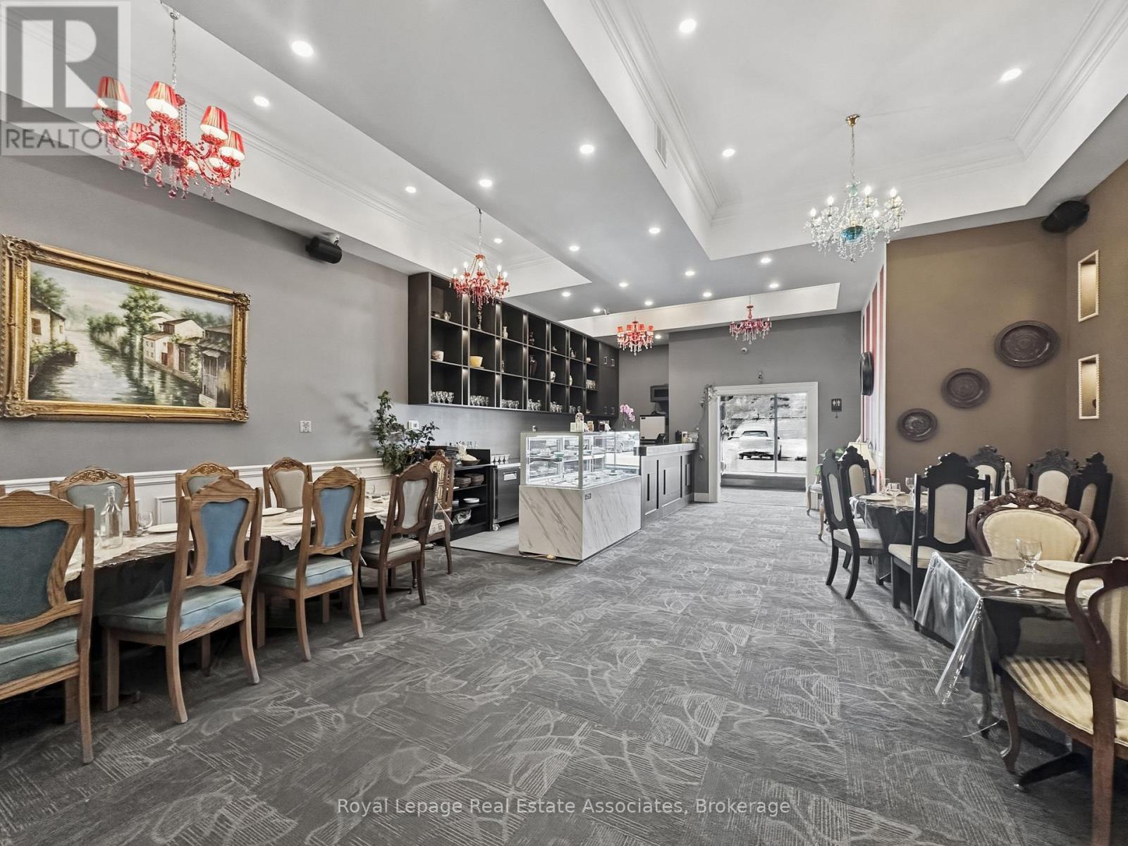 1850 Dundas Street, Mississauga, ON