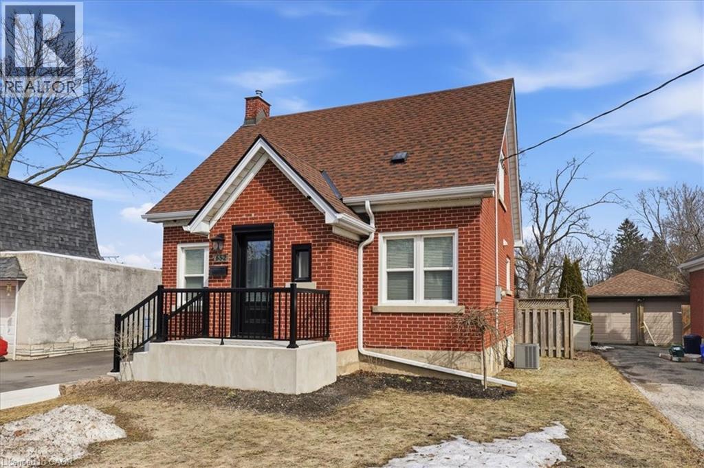 652 Weber Street E, Kitchener, ON - Outdoor