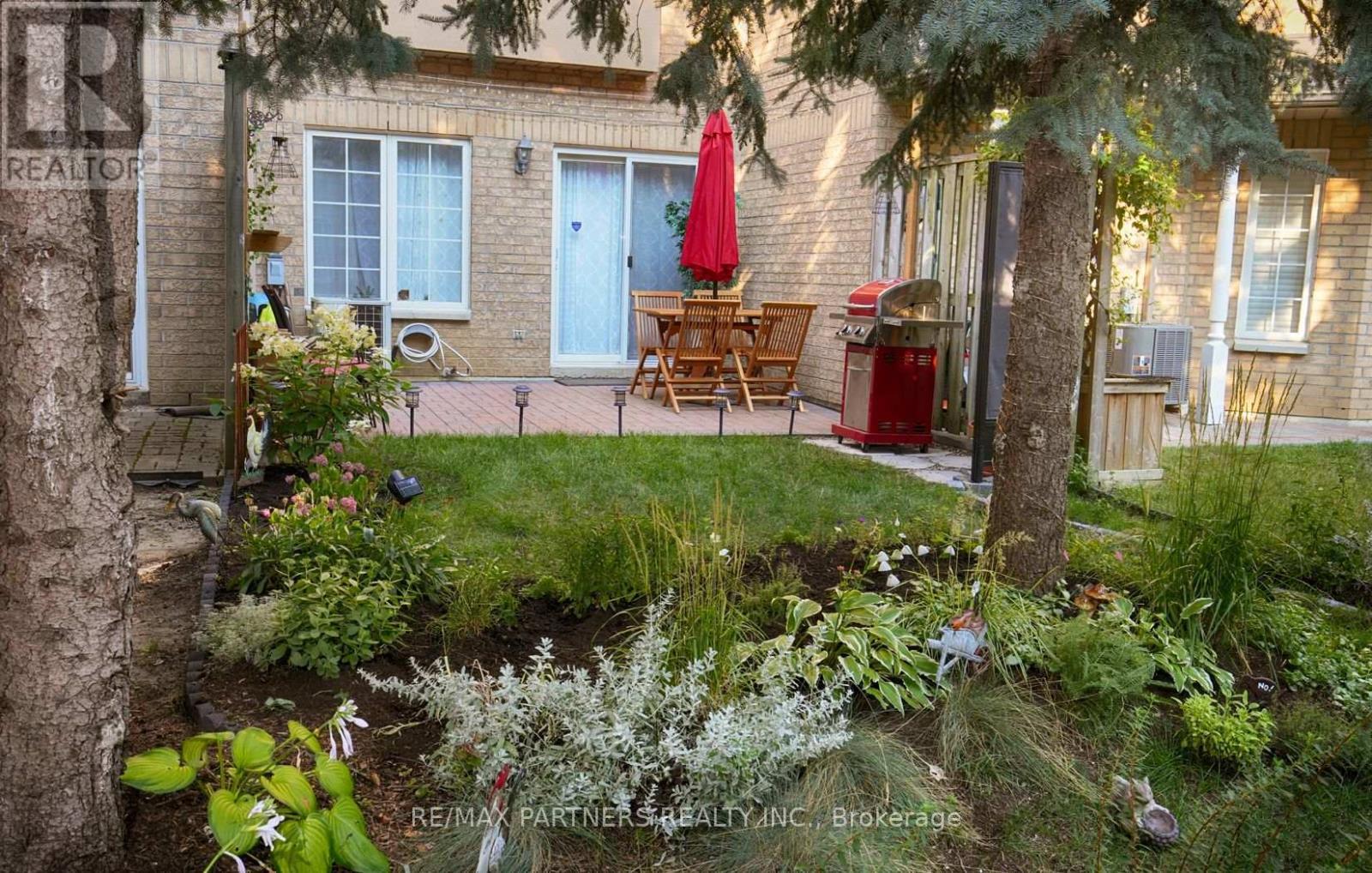 11 - 23 St Moritz Way, Markham, ON - Outdoor