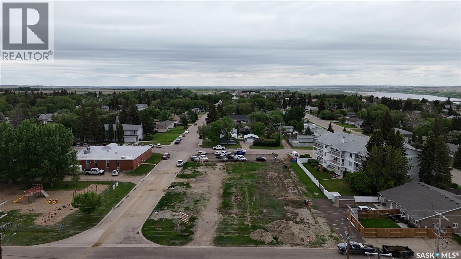 100-102 Thomson Street, Outlook, SK