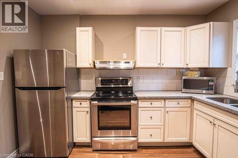 57 Francis Street, Hamilton, ON - Indoor Photo Showing Kitchen