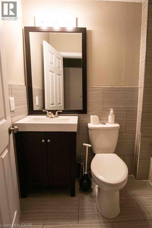57 Francis Street, Hamilton, ON - Indoor Photo Showing Bathroom