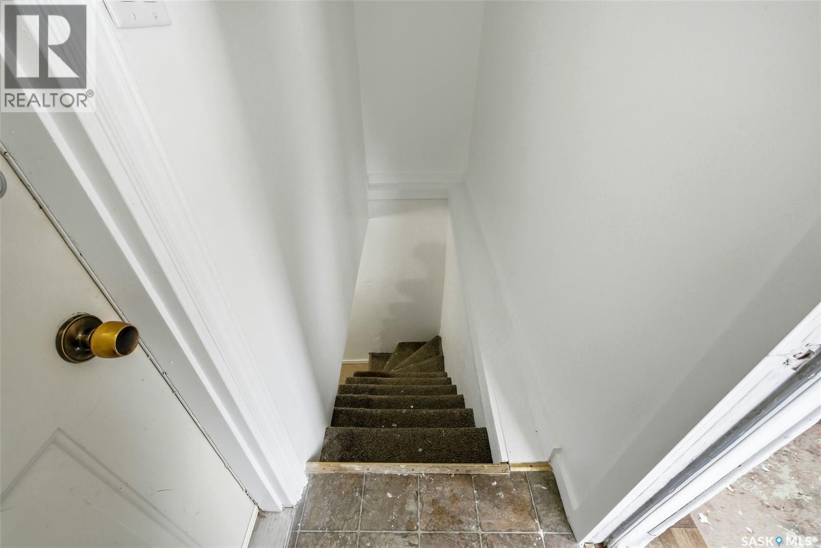 414 18Th Avenue, Regina, SK - Indoor Photo Showing Other Room