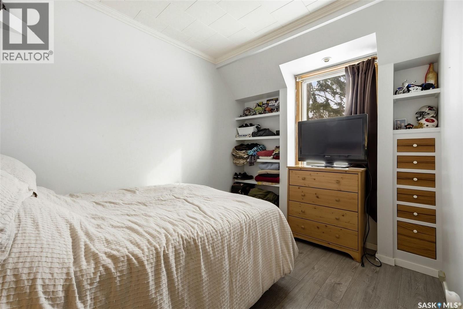 414 18Th Avenue, Regina, SK - Indoor Photo Showing Bedroom