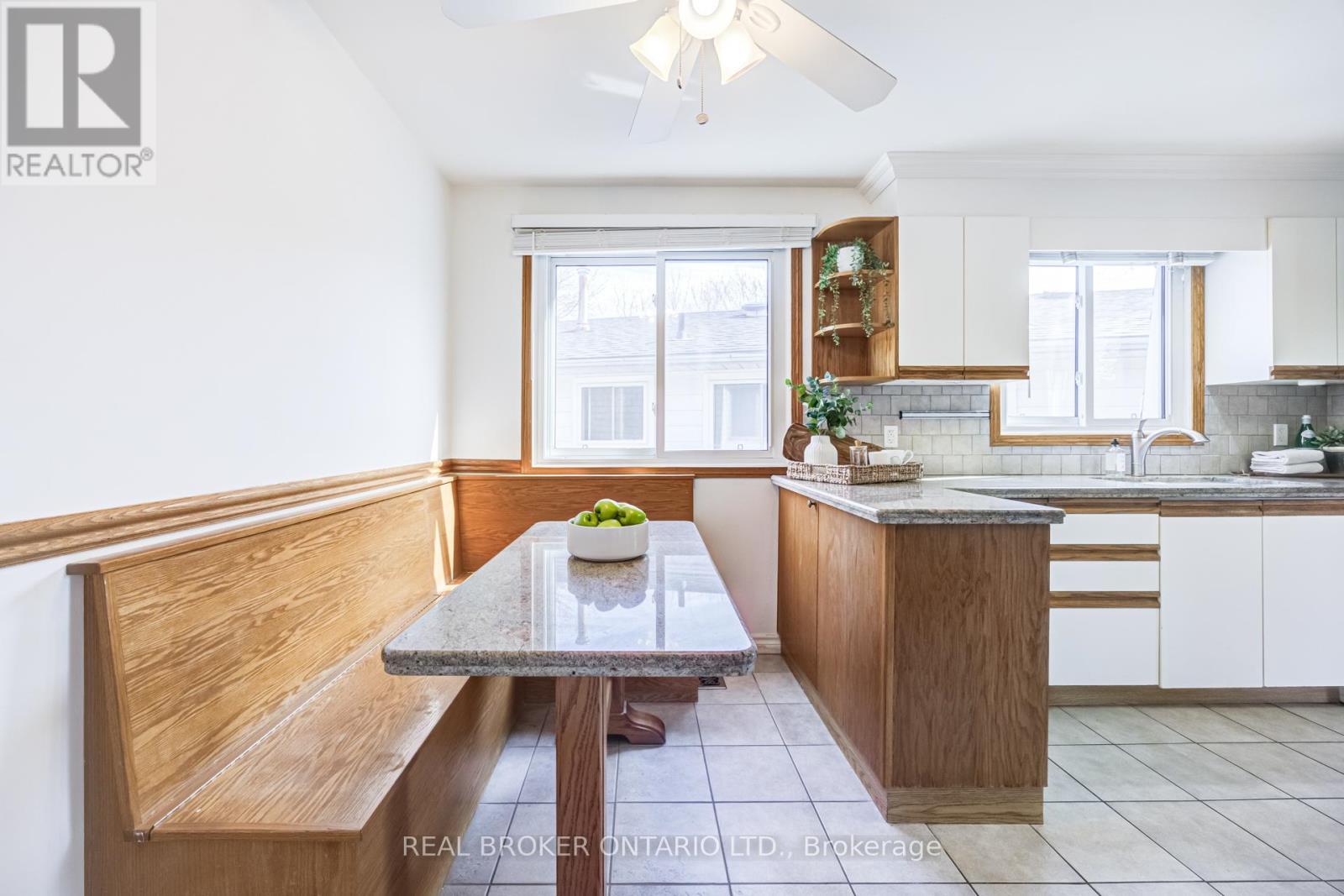 1483 Brenner Crescent, Burlington, ON - Indoor