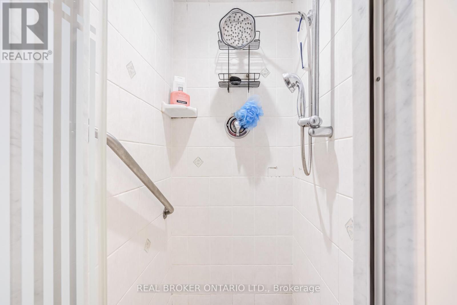 1483 Brenner Crescent, Burlington, ON - Indoor Photo Showing Bathroom