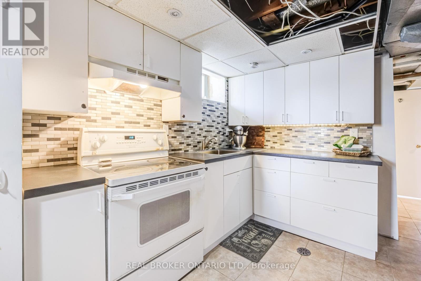 1483 Brenner Crescent, Burlington, ON - Indoor Photo Showing Kitchen