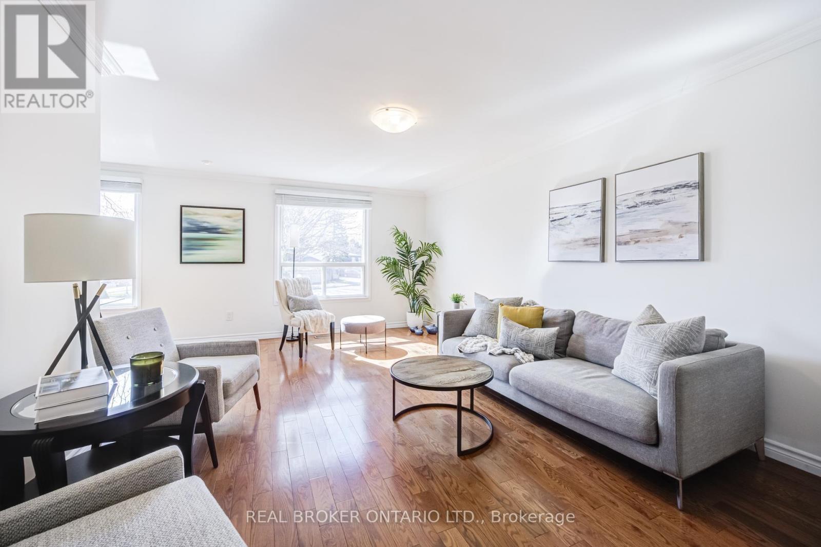 1483 Brenner Crescent, Burlington, ON - Indoor Photo Showing Living Room