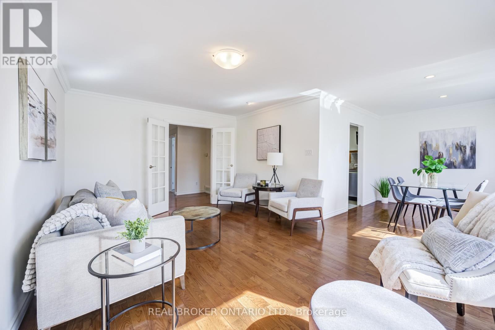 1483 Brenner Crescent, Burlington, ON - Indoor Photo Showing Living Room