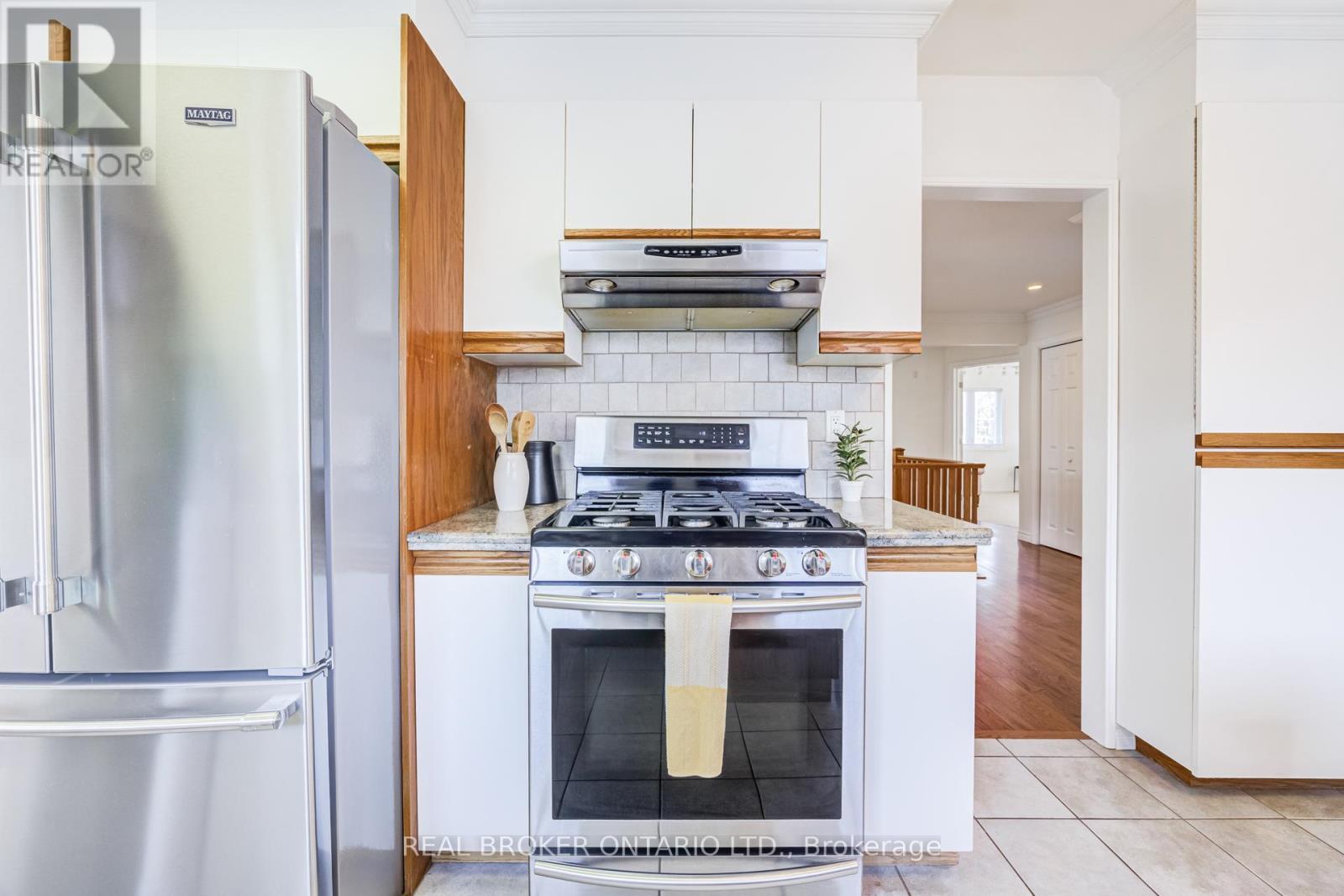 1483 Brenner Crescent, Burlington, ON - Indoor Photo Showing Kitchen