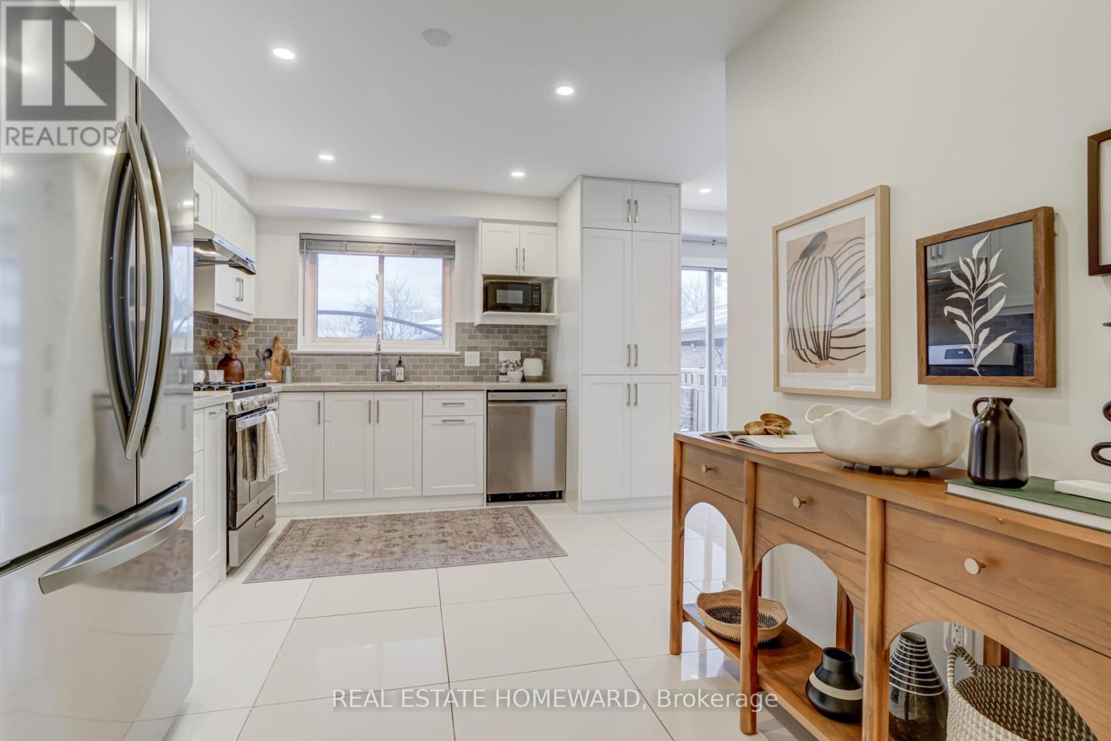 783 Dodsworth Crescent, Mississauga, ON - Indoor Photo Showing Kitchen With Stainless Steel Kitchen