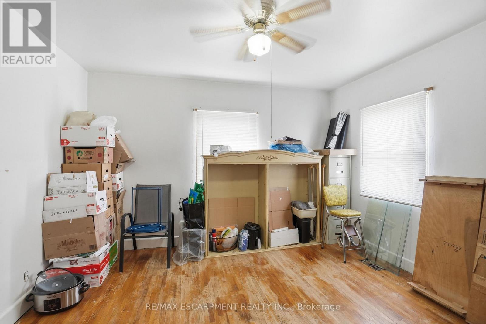 560 Stone Church Road E, Hamilton, ON - Indoor