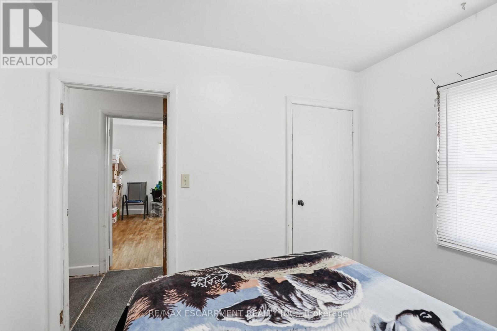560 Stone Church Road E, Hamilton, ON - Indoor Photo Showing Bedroom
