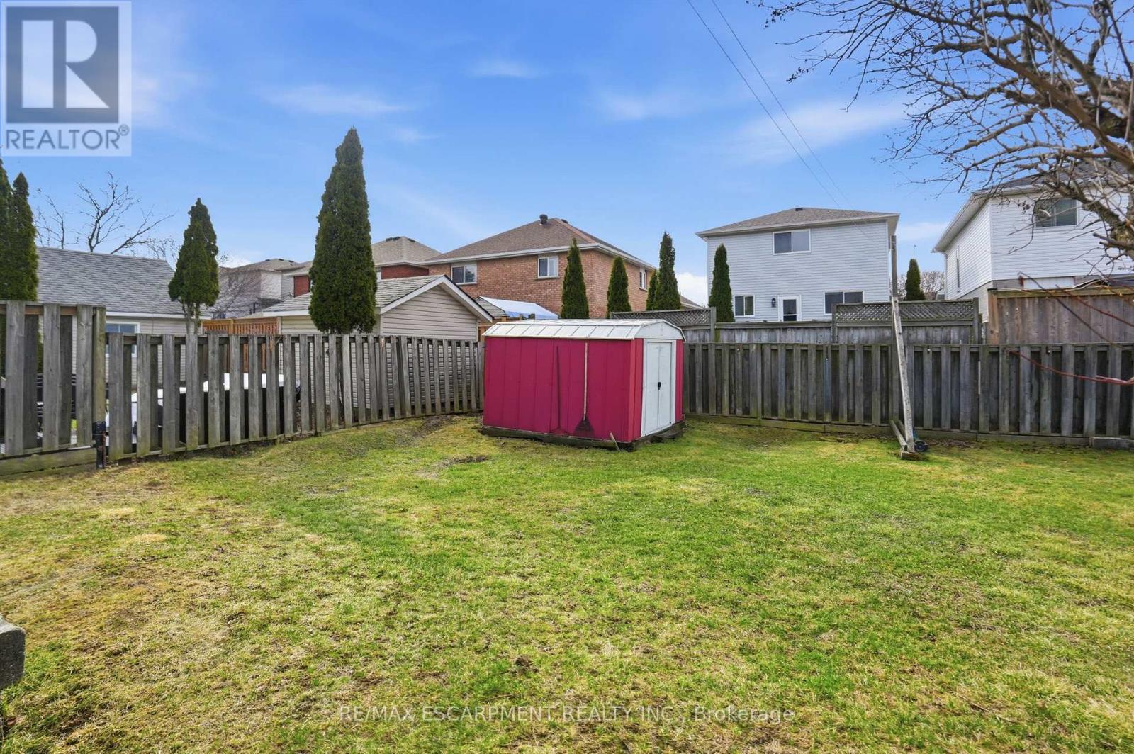 560 Stone Church Road E, Hamilton, ON - Outdoor