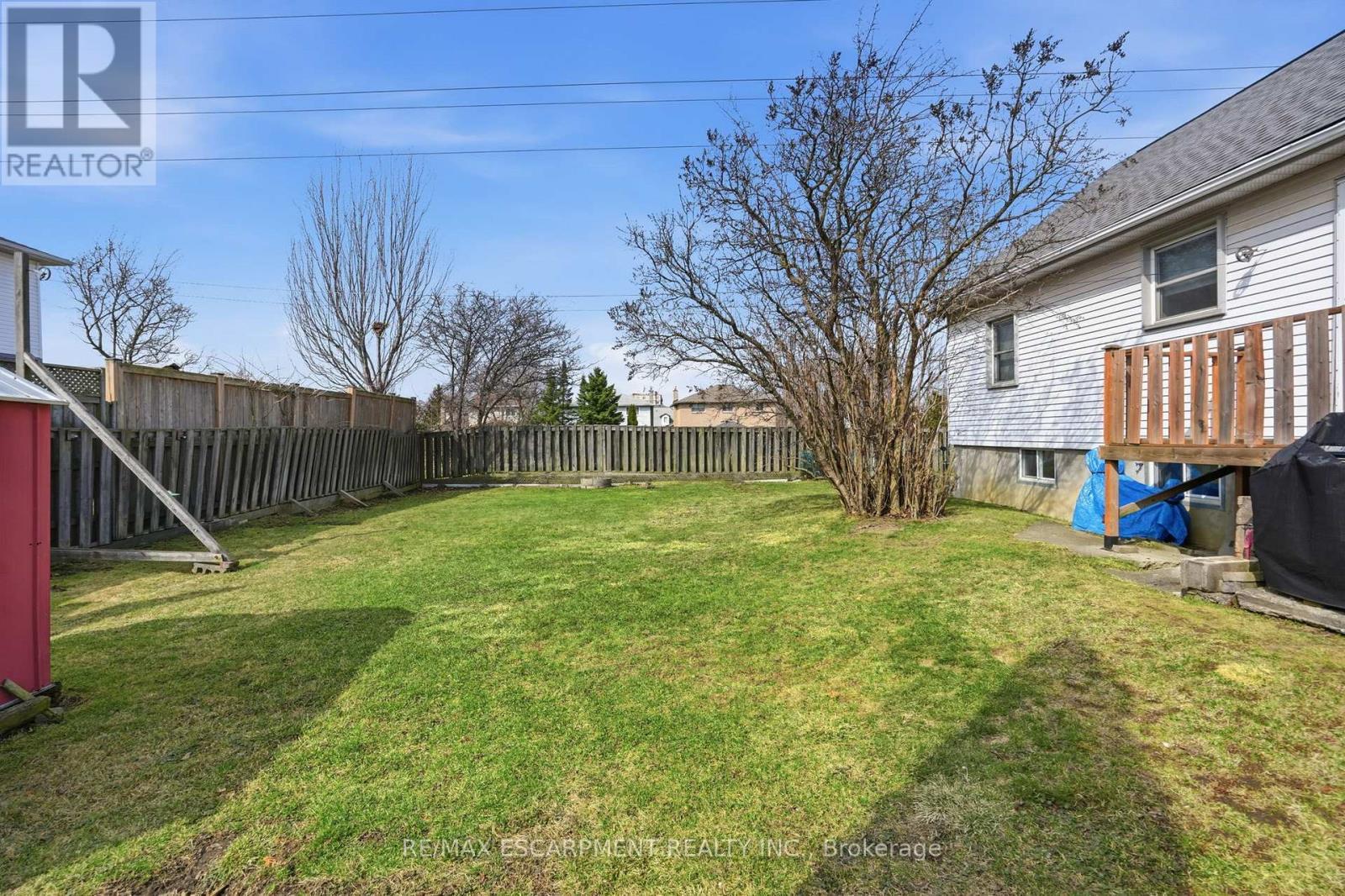 560 Stone Church Road E, Hamilton, ON - Outdoor